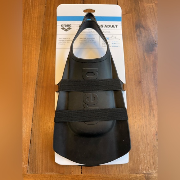 Arena Adult Short Blade Fins Size 7.5-9 - Picture 2 of 5